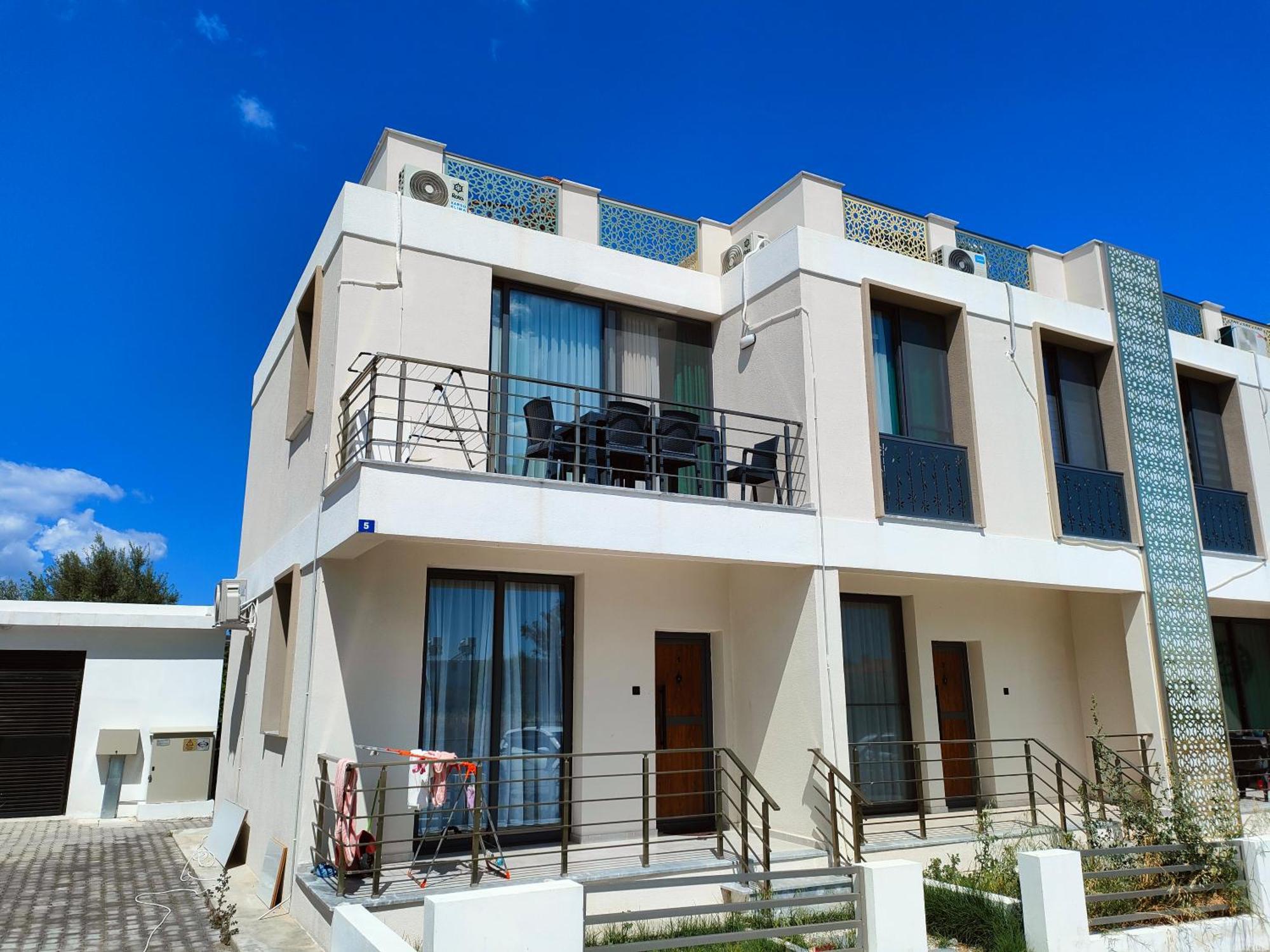 Esta Palm Living And Bedroom, 250 M From Κερύνεια