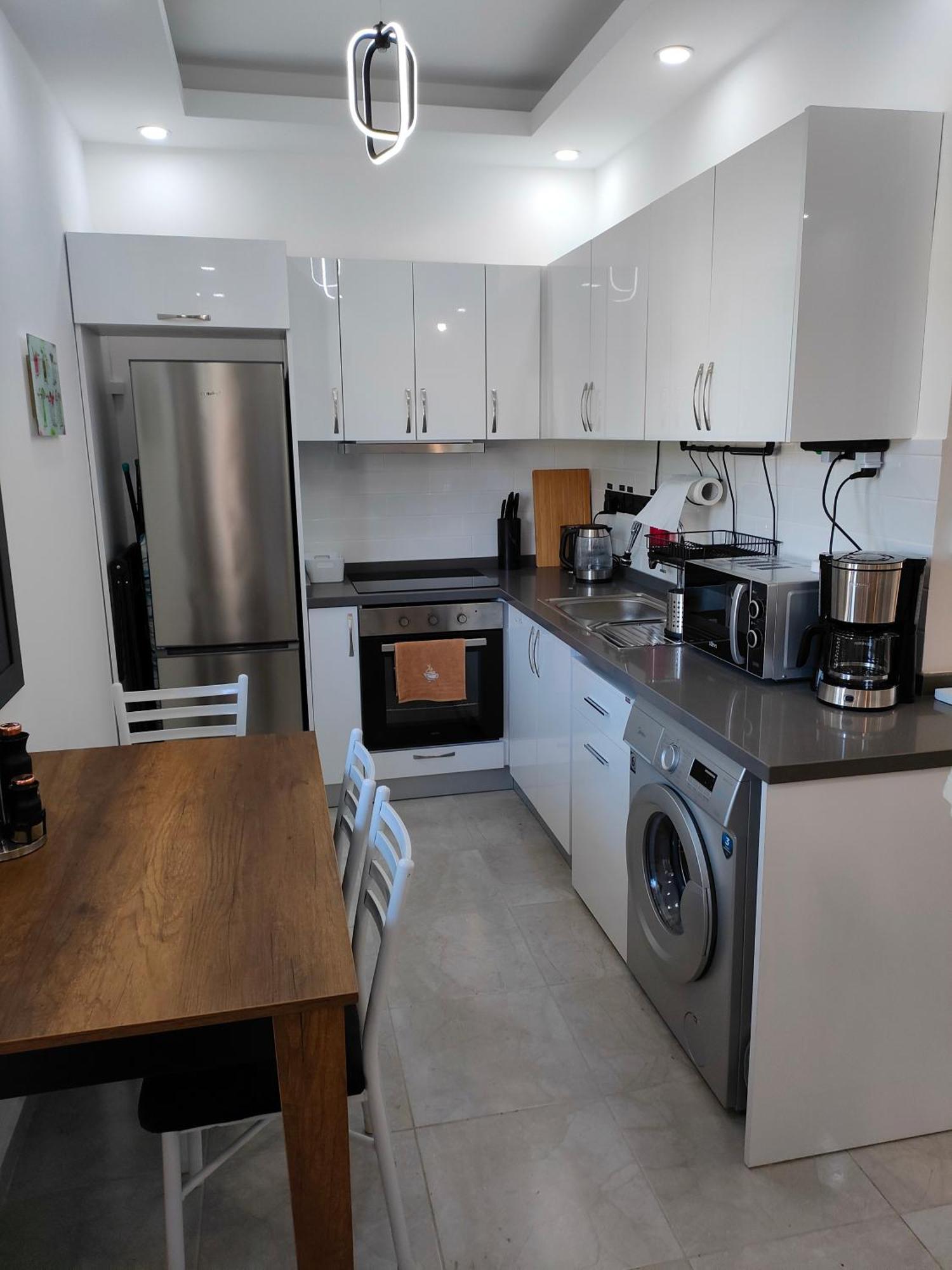 Διαμέρισμα Esta Palm Living And Bedroom, 250 M From Κερύνεια